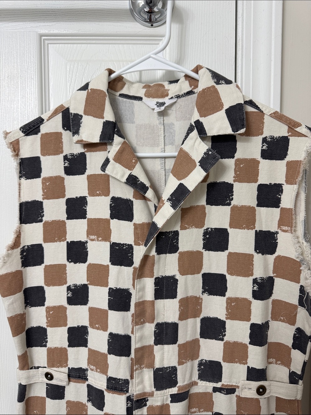 Sleeveless Checker Jumpsuit in Cream, Black & Brown - Picture 3 of 10